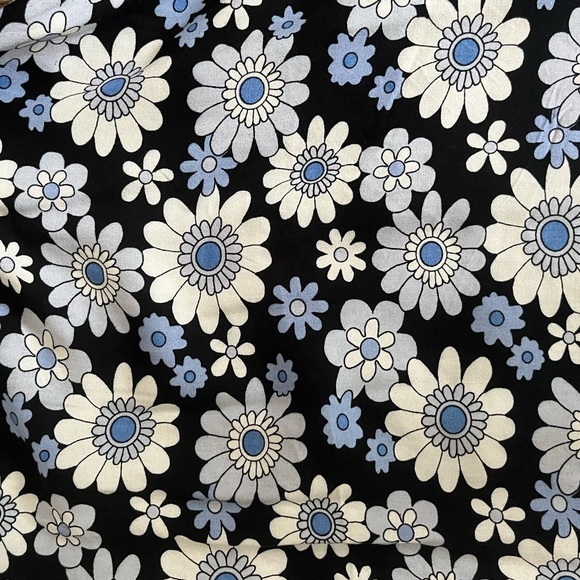 Floral Summer Dress in Black and Blue - Picture 4 of 4